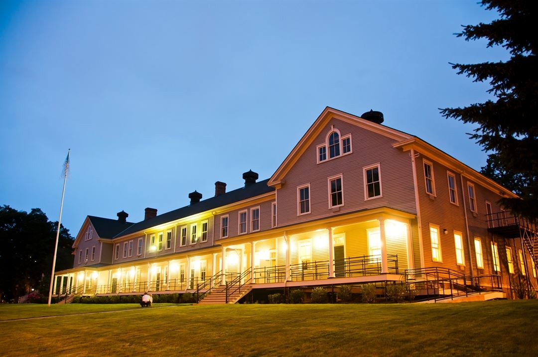 Artillery Barracks wedding venue at Fort Vancouver