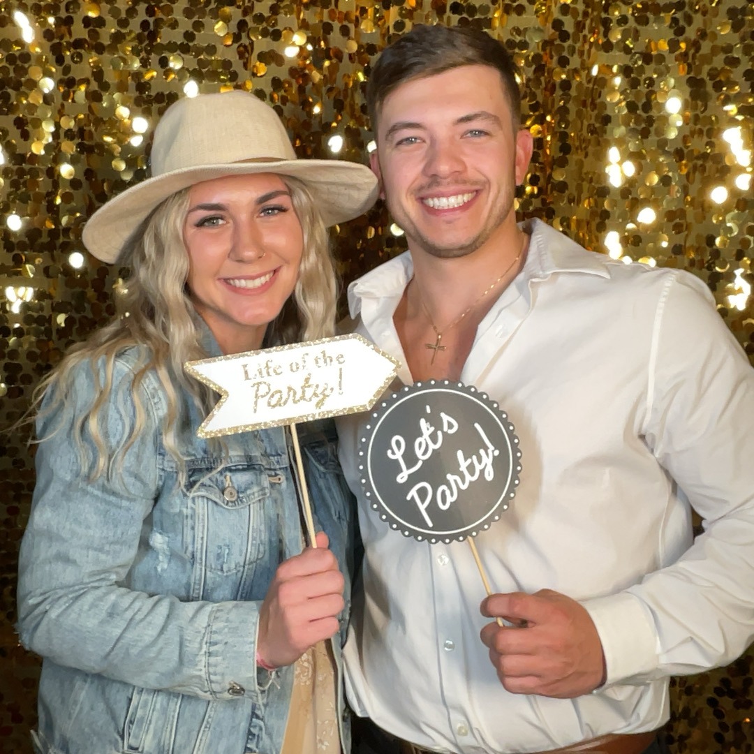 Wedding photo booth at Country N Lace in Toledo Washington