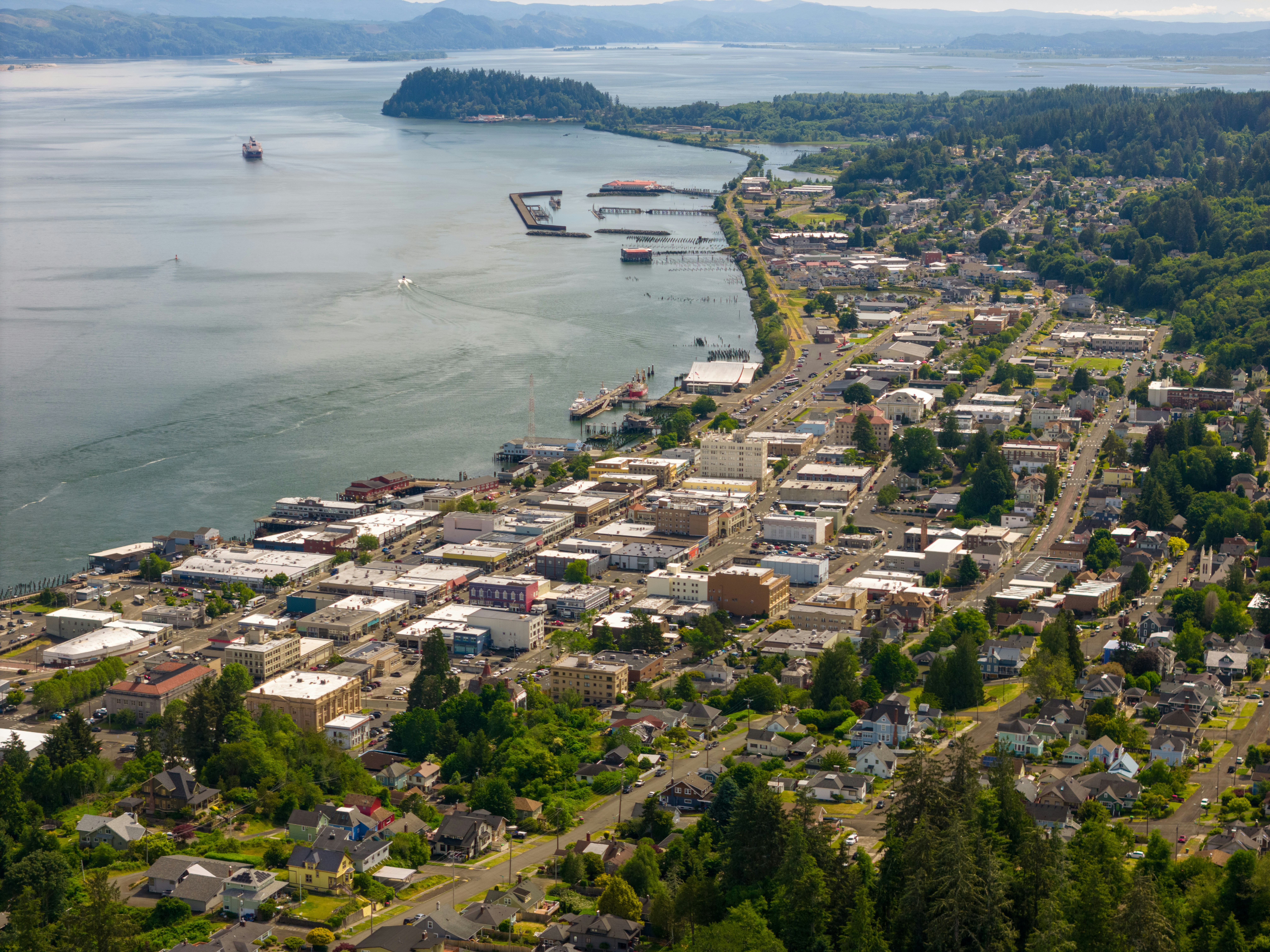 Photo booth experiences for weddings and events in Astoria Oregon