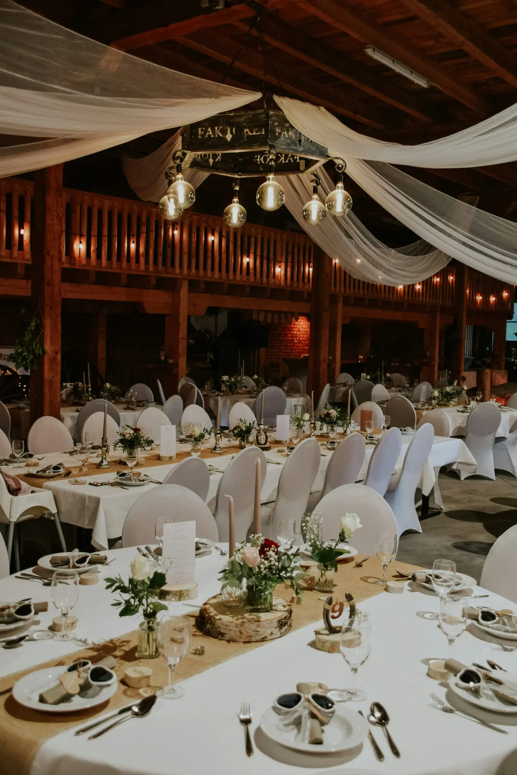 Barn weddings in Vancouver WA with Pebble Photo Booths