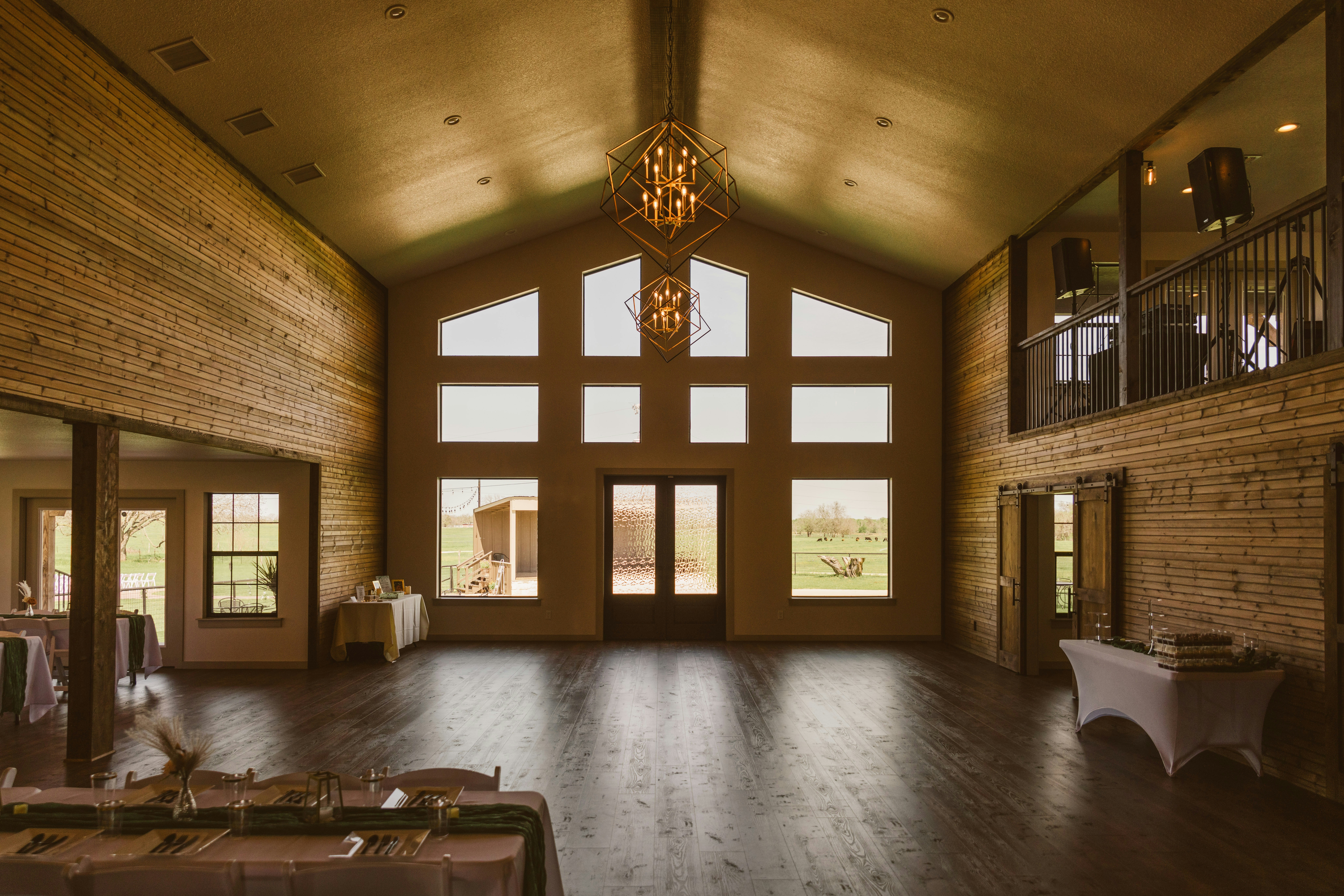 Elegant indoor wedding venue for a Pebble Video Guestbook experience