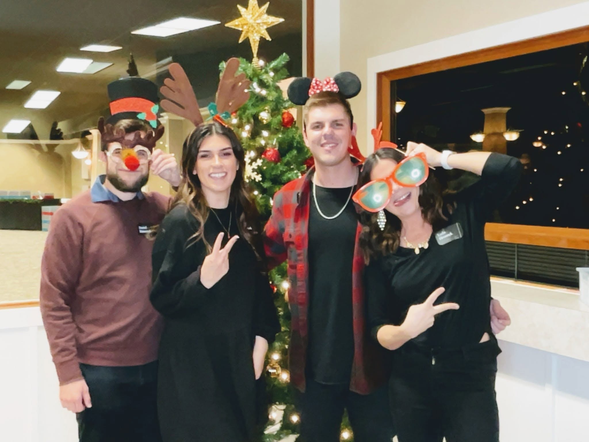 Pebble holiday photo booth setup for a smaller Oregon celebration
